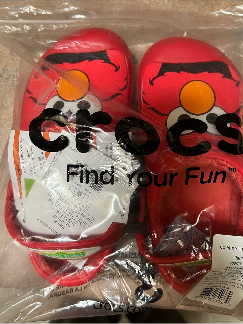 *BNWT & Bag- Crocs Kids Red Elmo Sesame Street Fur Lined Clogs Size 12/13*
